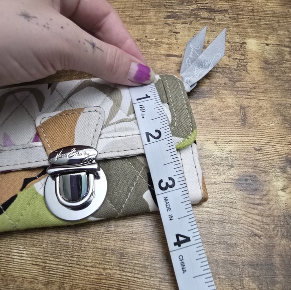 New Vera Bradley Multicolor Quilted Women's Wallet - Picture 12 of 12